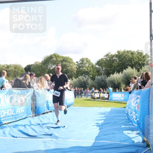 25.08.2024 - Elbe Triathlon Hamburg H.Heesch http://msf.ph/oto/6861303 25.08.2024 11:04:03 Ziel 264, 282, 317 meine-sportfotos.de