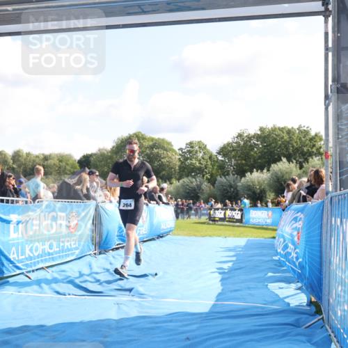 25.08.2024 - Elbe Triathlon Hamburg H.Heesch http://msf.ph/oto/6861317 25.08.2024 11:04:03 Ziel 264, 282, 317 meine-sportfotos.de