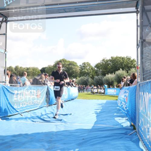 25.08.2024 - Elbe Triathlon Hamburg H.Heesch http://msf.ph/oto/6861320 25.08.2024 11:04:03 Ziel 264, 282, 317 meine-sportfotos.de