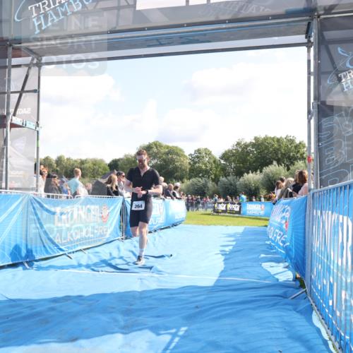 25.08.2024 - Elbe Triathlon Hamburg H.Heesch http://msf.ph/oto/6861323 25.08.2024 11:04:03 Ziel 264, 282, 317 meine-sportfotos.de