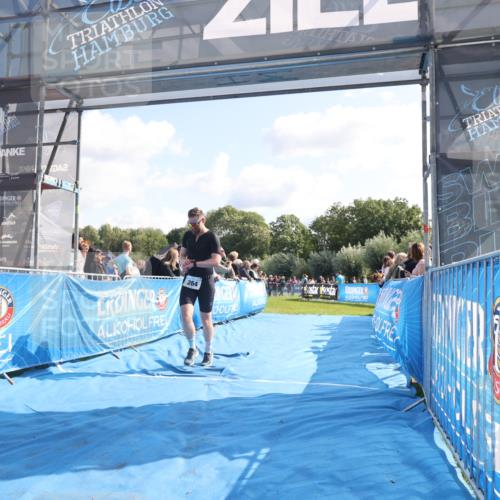 25.08.2024 - Elbe Triathlon Hamburg H.Heesch http://msf.ph/oto/6861330 25.08.2024 11:04:03 Ziel 264, 282, 317 meine-sportfotos.de