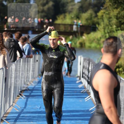 25.08.2024 - Elbe Triathlon Hamburg H.Heesch http://msf.ph/oto/6861331 25.08.2024 09:17:08 Schwimmen 304, 307, 347, 370, 378, 387, 417, 434 meine-sportfotos.de