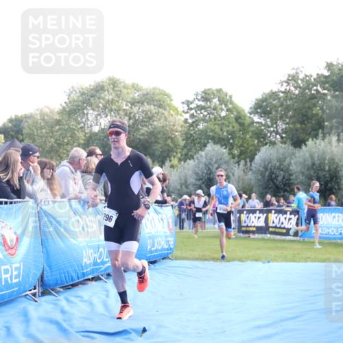 25.08.2024 - Elbe Triathlon Hamburg H.Heesch http://msf.ph/oto/6861347 25.08.2024 11:04:17 Ziel 210, 296 meine-sportfotos.de