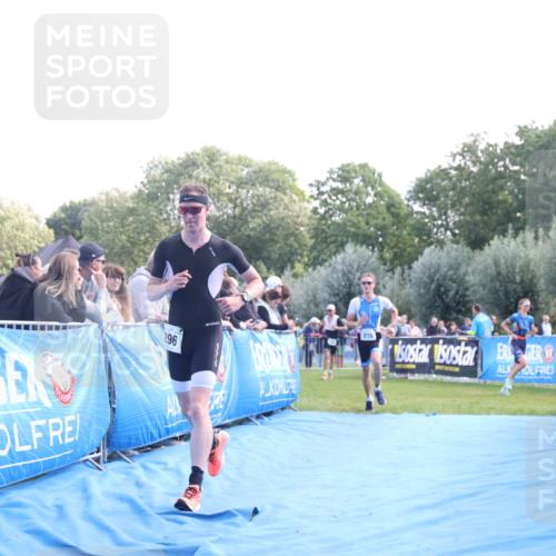 25.08.2024 - Elbe Triathlon Hamburg H.Heesch http://msf.ph/oto/6861357 25.08.2024 11:04:17 Ziel 210, 296 meine-sportfotos.de