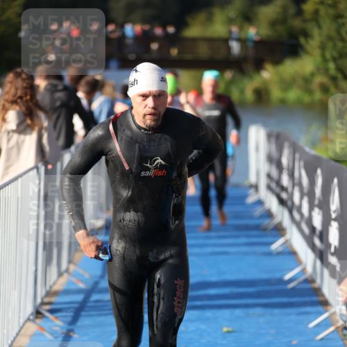 25.08.2024 - Elbe Triathlon Hamburg H.Heesch http://msf.ph/oto/6861360 25.08.2024 09:17:12 Schwimmen 304, 307, 347, 370, 378, 387, 417, 434 meine-sportfotos.de