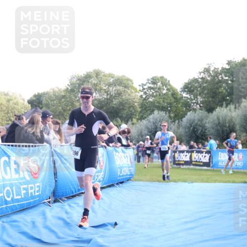 25.08.2024 - Elbe Triathlon Hamburg H.Heesch http://msf.ph/oto/6861361 25.08.2024 11:04:17 Ziel 210, 296 meine-sportfotos.de