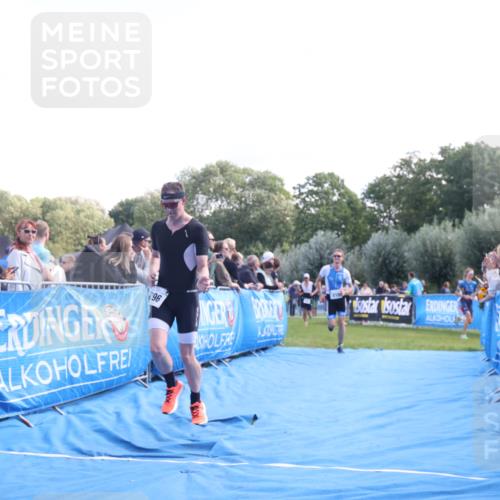 25.08.2024 - Elbe Triathlon Hamburg H.Heesch http://msf.ph/oto/6861371 25.08.2024 11:04:18 Ziel 210, 296, 339 meine-sportfotos.de