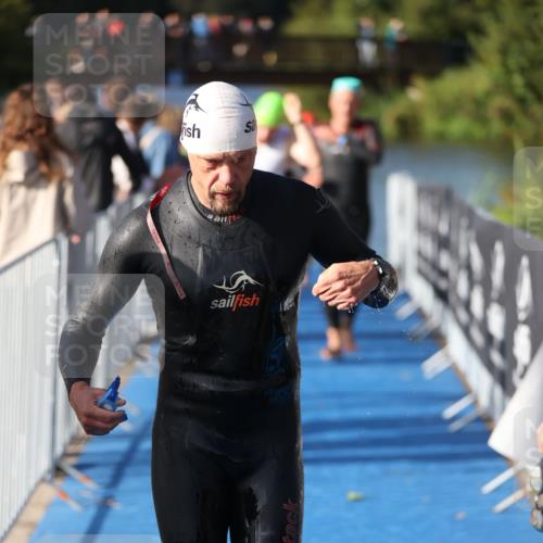 25.08.2024 - Elbe Triathlon Hamburg H.Heesch http://msf.ph/oto/6861373 25.08.2024 09:17:13 Schwimmen 304, 307, 347, 370, 378, 387, 417, 434 meine-sportfotos.de
