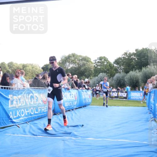 25.08.2024 - Elbe Triathlon Hamburg H.Heesch http://msf.ph/oto/6861379 25.08.2024 11:04:18 Ziel 210, 296, 339 meine-sportfotos.de