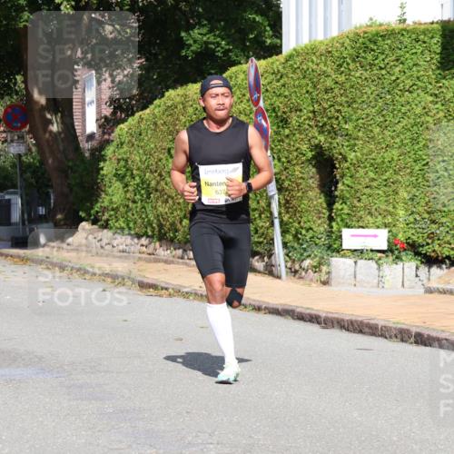 25.08.2024 - 20. Blankeneser Heldenlauf Strokosch-Dieckow http://msf.ph/oto/6861396 25.08.2024 10:15:29 Ziel 6379 meine-sportfotos.de