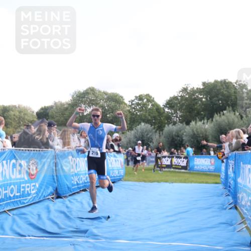 25.08.2024 - Elbe Triathlon Hamburg H.Heesch http://msf.ph/oto/6861401 25.08.2024 11:04:19 Ziel 138, 210, 296, 339 meine-sportfotos.de