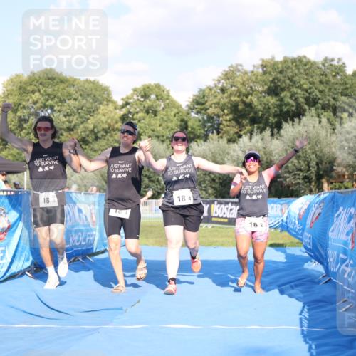 25.08.2024 - Elbe Triathlon Hamburg H.Heesch http://msf.ph/oto/6861402 25.08.2024 16:47:43 Ziel  meine-sportfotos.de