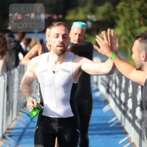 25.08.2024 - Elbe Triathlon Hamburg H.Heesch http://msf.ph/oto/6861404 25.08.2024 09:17:16 Schwimmen 304, 307, 347, 370, 378, 387, 417, 434 meine-sportfotos.de