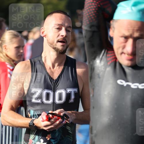 25.08.2024 - Elbe Triathlon Hamburg H.Heesch http://msf.ph/oto/6861418 25.08.2024 09:17:18 Schwimmen 304, 307, 347, 370, 378, 417, 434 meine-sportfotos.de