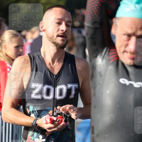 25.08.2024 - Elbe Triathlon Hamburg H.Heesch http://msf.ph/oto/6861423 25.08.2024 09:17:18 Schwimmen 304, 307, 347, 370, 378, 417, 434 meine-sportfotos.de