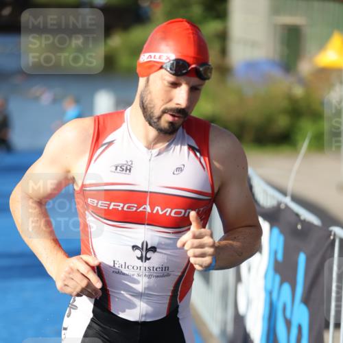 25.08.2024 - Elbe Triathlon Hamburg H.Heesch http://msf.ph/oto/6861431 25.08.2024 09:17:19 Schwimmen 304, 307, 347, 370, 378, 417, 434 meine-sportfotos.de