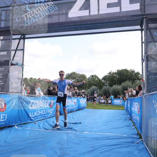 25.08.2024 - Elbe Triathlon Hamburg H.Heesch http://msf.ph/oto/6861438 25.08.2024 11:04:20 Ziel 138, 210, 296, 339 meine-sportfotos.de