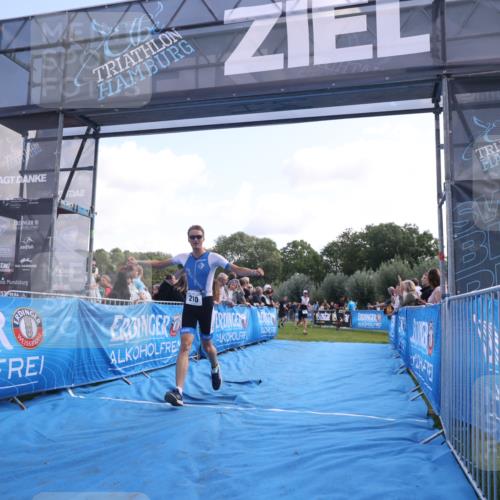 25.08.2024 - Elbe Triathlon Hamburg H.Heesch http://msf.ph/oto/6861442 25.08.2024 11:04:20 Ziel 138, 210, 296, 339 meine-sportfotos.de