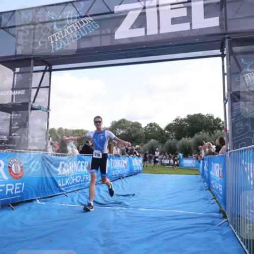 25.08.2024 - Elbe Triathlon Hamburg H.Heesch http://msf.ph/oto/6861444 25.08.2024 11:04:20 Ziel 138, 210, 296, 339 meine-sportfotos.de