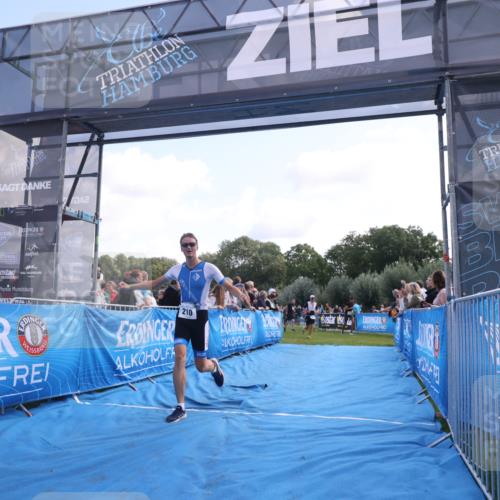25.08.2024 - Elbe Triathlon Hamburg H.Heesch http://msf.ph/oto/6861449 25.08.2024 11:04:20 Ziel 138, 210, 296, 339 meine-sportfotos.de