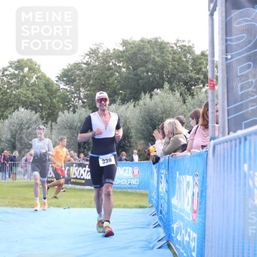 25.08.2024 - Elbe Triathlon Hamburg H.Heesch http://msf.ph/oto/6861460 25.08.2024 11:04:24 Ziel 138, 210, 296, 339 meine-sportfotos.de