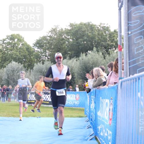25.08.2024 - Elbe Triathlon Hamburg H.Heesch http://msf.ph/oto/6861467 25.08.2024 11:04:24 Ziel 138, 210, 296, 339 meine-sportfotos.de