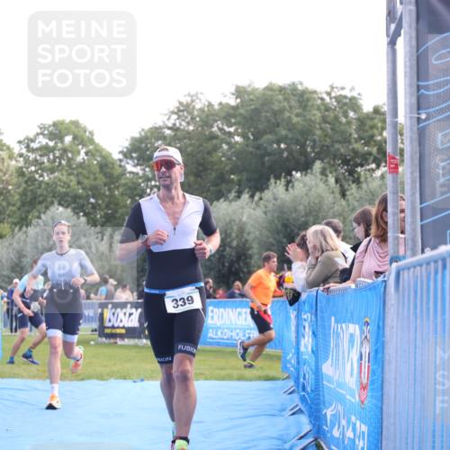 25.08.2024 - Elbe Triathlon Hamburg H.Heesch http://msf.ph/oto/6861494 25.08.2024 11:04:25 Ziel 138, 210, 296, 339 meine-sportfotos.de