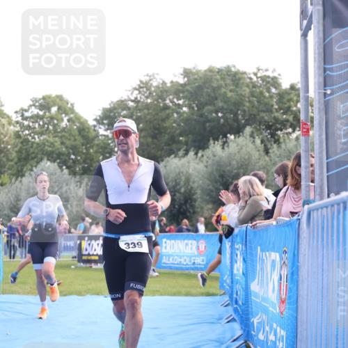 25.08.2024 - Elbe Triathlon Hamburg H.Heesch http://msf.ph/oto/6861506 25.08.2024 11:04:25 Ziel 138, 210, 296, 339 meine-sportfotos.de