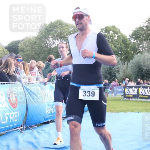 25.08.2024 - Elbe Triathlon Hamburg H.Heesch http://msf.ph/oto/6861544 25.08.2024 11:04:26 Ziel 138, 210, 339 meine-sportfotos.de