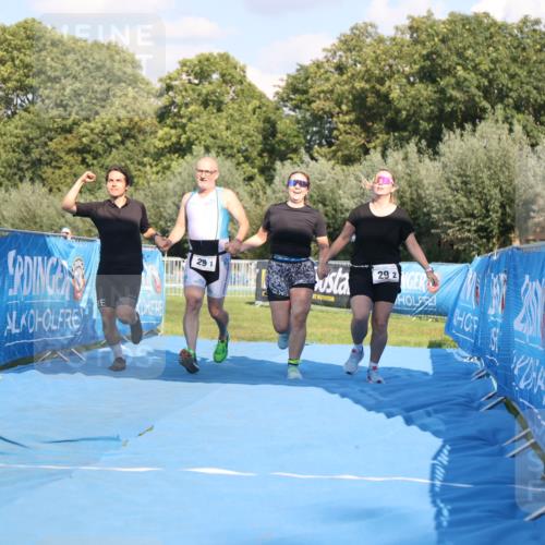 25.08.2024 - Elbe Triathlon Hamburg H.Heesch http://msf.ph/oto/6861565 25.08.2024 16:48:17 Ziel  meine-sportfotos.de