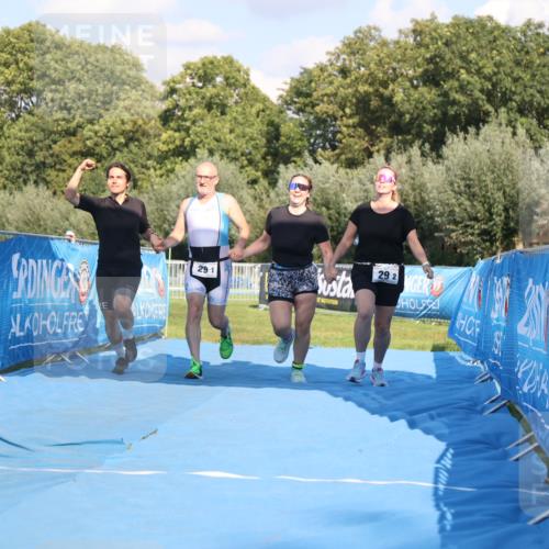 25.08.2024 - Elbe Triathlon Hamburg H.Heesch http://msf.ph/oto/6861570 25.08.2024 16:48:17 Ziel  meine-sportfotos.de