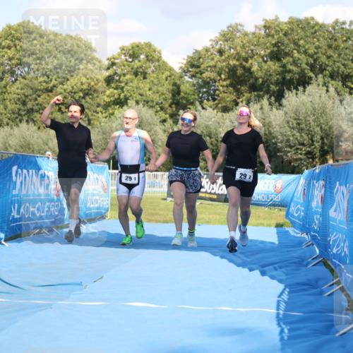 25.08.2024 - Elbe Triathlon Hamburg H.Heesch http://msf.ph/oto/6861577 25.08.2024 16:48:18 Ziel  meine-sportfotos.de