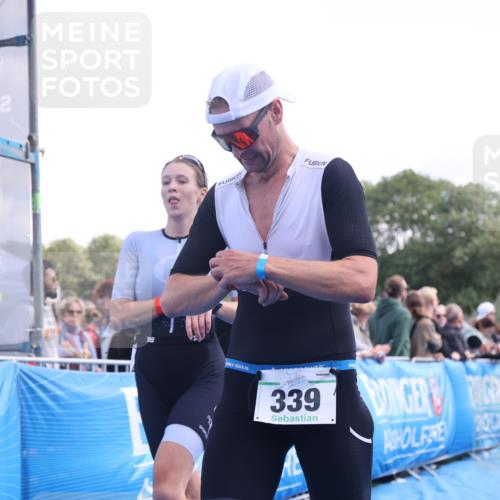 25.08.2024 - Elbe Triathlon Hamburg H.Heesch http://msf.ph/oto/6861580 25.08.2024 11:04:27 Ziel 138, 210, 339 meine-sportfotos.de