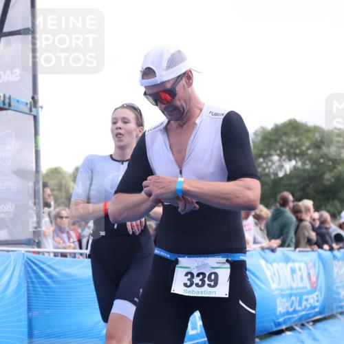 25.08.2024 - Elbe Triathlon Hamburg H.Heesch http://msf.ph/oto/6861582 25.08.2024 11:04:27 Ziel 138, 210, 339 meine-sportfotos.de