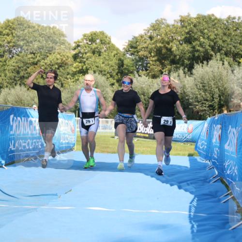 25.08.2024 - Elbe Triathlon Hamburg H.Heesch http://msf.ph/oto/6861584 25.08.2024 16:48:18 Ziel  meine-sportfotos.de