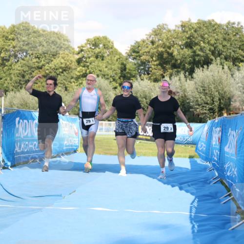 25.08.2024 - Elbe Triathlon Hamburg H.Heesch http://msf.ph/oto/6861591 25.08.2024 16:48:18 Ziel  meine-sportfotos.de