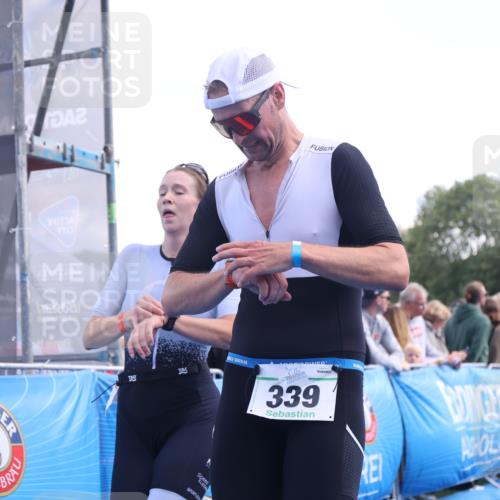 25.08.2024 - Elbe Triathlon Hamburg H.Heesch http://msf.ph/oto/6861593 25.08.2024 11:04:27 Ziel 138, 210, 339 meine-sportfotos.de