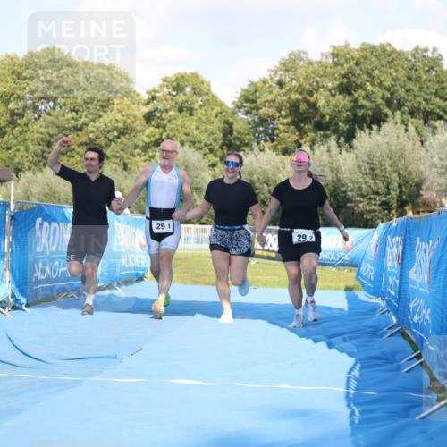 25.08.2024 - Elbe Triathlon Hamburg H.Heesch http://msf.ph/oto/6861597 25.08.2024 16:48:18 Ziel  meine-sportfotos.de