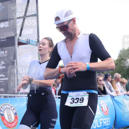 25.08.2024 - Elbe Triathlon Hamburg H.Heesch http://msf.ph/oto/6861599 25.08.2024 11:04:27 Ziel 138, 210, 339 meine-sportfotos.de