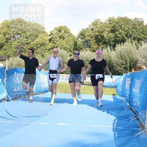 25.08.2024 - Elbe Triathlon Hamburg H.Heesch http://msf.ph/oto/6861601 25.08.2024 16:48:18 Ziel  meine-sportfotos.de