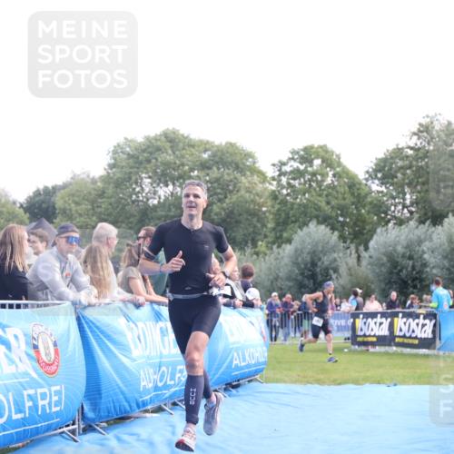 25.08.2024 - Elbe Triathlon Hamburg H.Heesch http://msf.ph/oto/6861614 25.08.2024 11:04:35 Ziel 347 meine-sportfotos.de