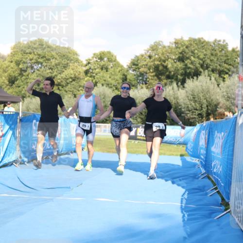 25.08.2024 - Elbe Triathlon Hamburg H.Heesch http://msf.ph/oto/6861615 25.08.2024 16:48:18 Ziel  meine-sportfotos.de