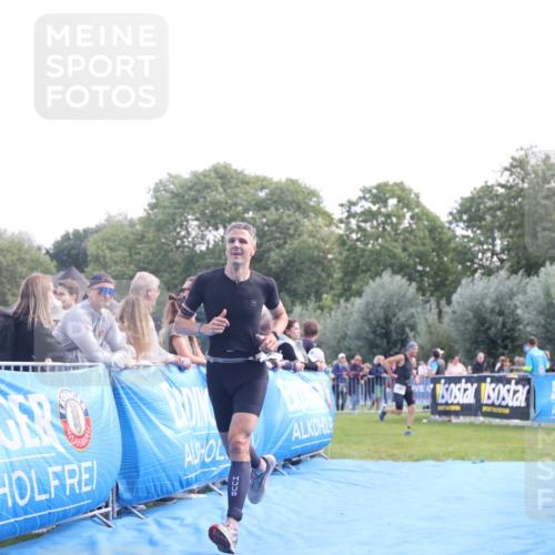 25.08.2024 - Elbe Triathlon Hamburg H.Heesch http://msf.ph/oto/6861617 25.08.2024 11:04:35 Ziel 347 meine-sportfotos.de