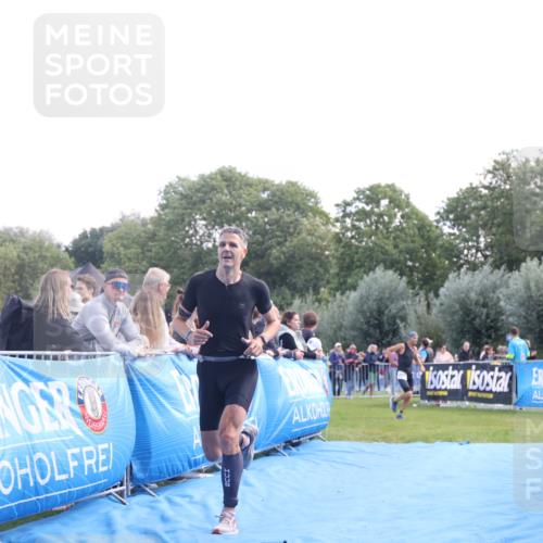 25.08.2024 - Elbe Triathlon Hamburg H.Heesch http://msf.ph/oto/6861622 25.08.2024 11:04:35 Ziel 347 meine-sportfotos.de