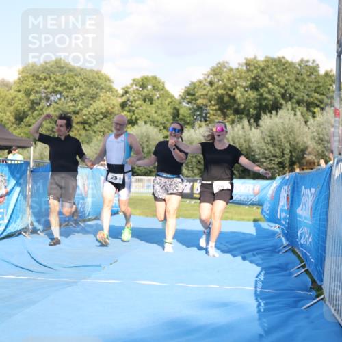 25.08.2024 - Elbe Triathlon Hamburg H.Heesch http://msf.ph/oto/6861623 25.08.2024 16:48:18 Ziel  meine-sportfotos.de