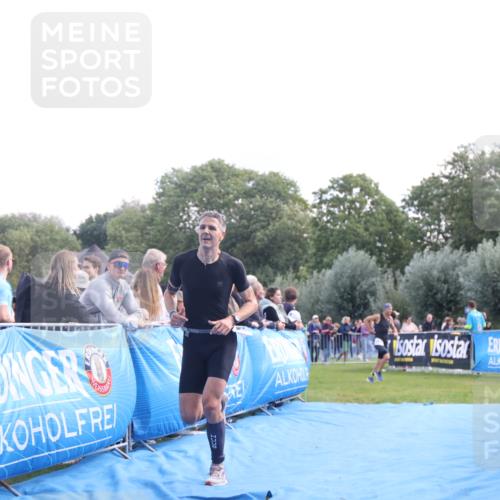25.08.2024 - Elbe Triathlon Hamburg H.Heesch http://msf.ph/oto/6861624 25.08.2024 11:04:35 Ziel 347 meine-sportfotos.de