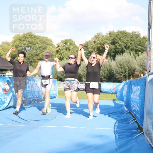 25.08.2024 - Elbe Triathlon Hamburg H.Heesch http://msf.ph/oto/6861631 25.08.2024 16:48:18 Ziel  meine-sportfotos.de