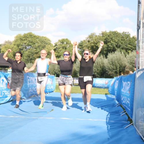 25.08.2024 - Elbe Triathlon Hamburg H.Heesch http://msf.ph/oto/6861640 25.08.2024 16:48:19 Ziel  meine-sportfotos.de