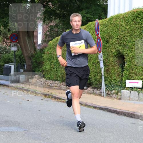 25.08.2024 - 20. Blankeneser Heldenlauf Strokosch-Dieckow http://msf.ph/oto/6861645 25.08.2024 10:16:46 Ziel 6244 meine-sportfotos.de