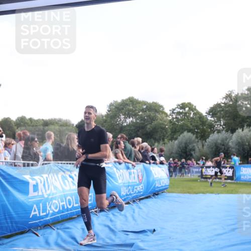 25.08.2024 - Elbe Triathlon Hamburg H.Heesch http://msf.ph/oto/6861650 25.08.2024 11:04:35 Ziel 347 meine-sportfotos.de